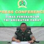 TNI AD Bantu Proses Pemakaman Korban Ledakan Amunisi di Garut.***