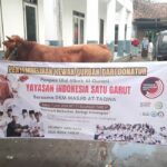 Ulul Albab Al-Qur’ani dan Yayasan Indonesia Satu Tebar Kebahagiaan Idul Adha, Di Kampung Sindangwargi.***