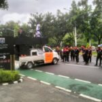 Ratusan  Buruh    Berbagai  Elemen Buruh Melakukan Aksi  Demonstrasi Di  Kantor Balai Kota Jakarta .***