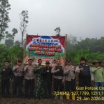 Dukung Program Ketahanan Pangan , TNI, Polri dan Pemdes Sukalilah Sukaresmi, Salurkan Bantuan dan Tanam Jagung Serentak.***