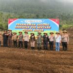 Polri Perkuat Ekosistem Jagung Pakan Ternak, Skema Ketahanan Pangan Polda Jabar Bersama Polres Garut Jadi Contoh Nasional.***