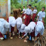 SDN 2 Wangunjaya Tanamkan Kepedulian Lingkungan Melalui Aksi Pungut Sampah.***