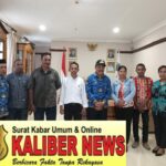 Masyarakat desa loki membatalkan aksi demo,wakil bupati resmi melantik salmon frans primahua.***